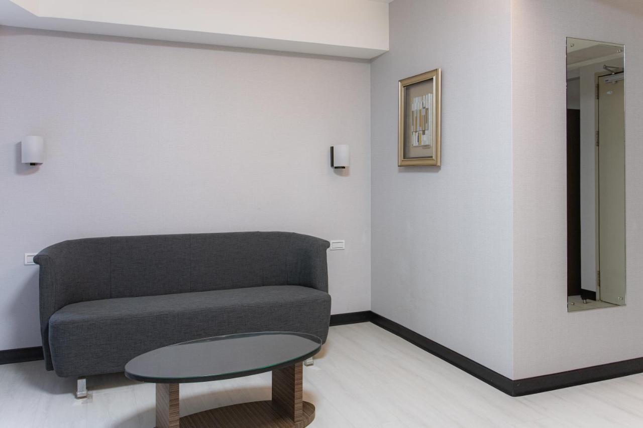 Hub Hotel - Songshan Airport Branch Taipei Esterno foto
